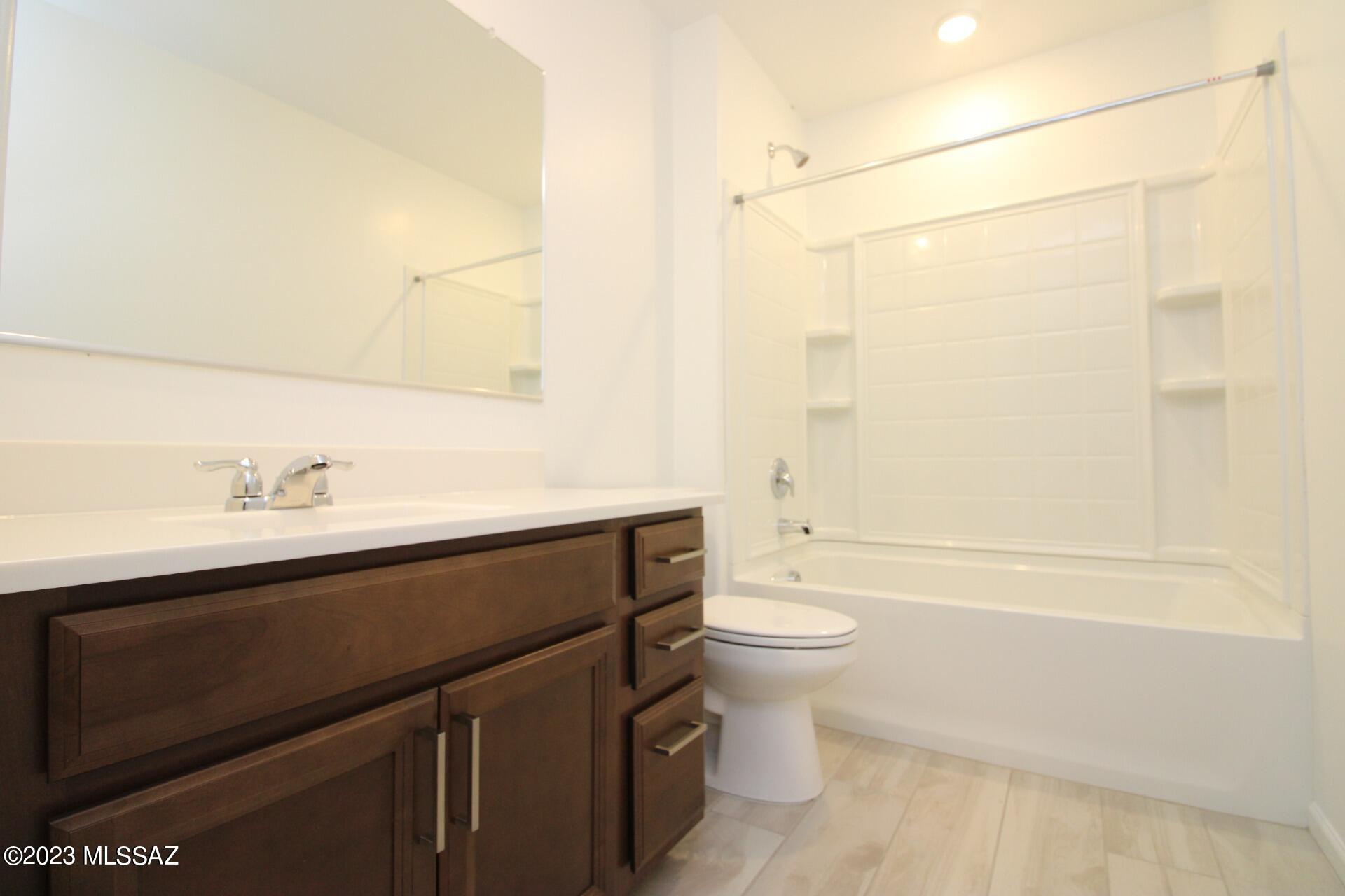 La Estancia De Tucson (1-330) - Residential Lease