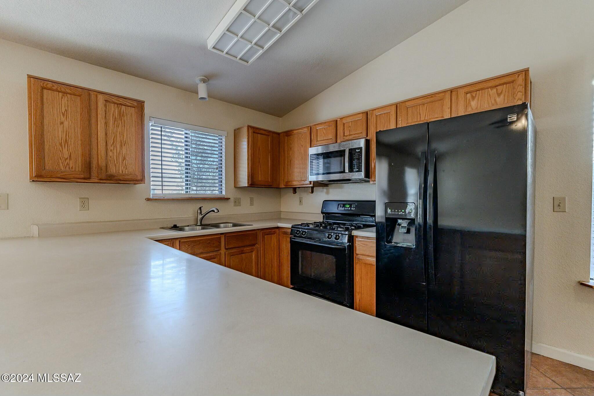 Elliott Homes At Rita Ranch (1-521) - Residential