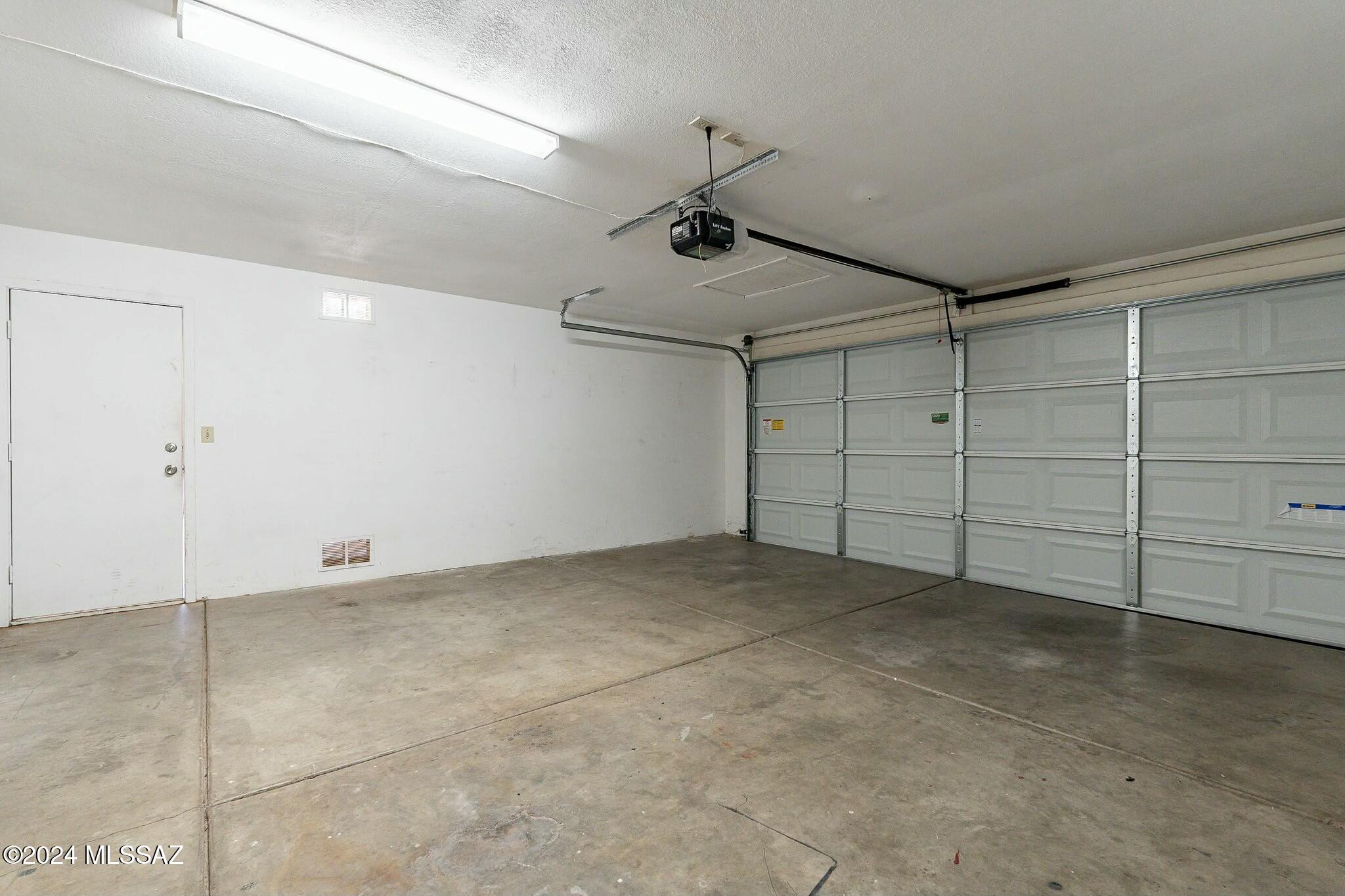Elliott Homes At Rita Ranch (1-521) - Residential