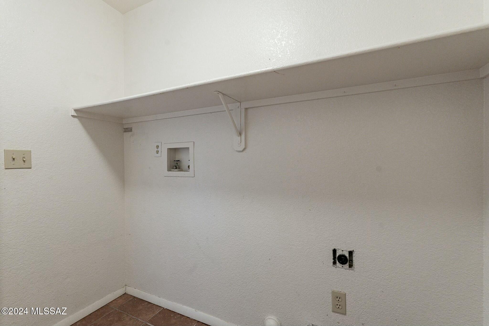 Elliott Homes At Rita Ranch (1-521) - Residential