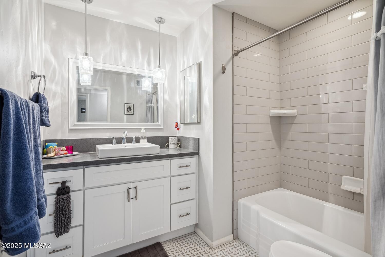 Wilmot Dsrt Est Resub Lt 25 28 - Residential