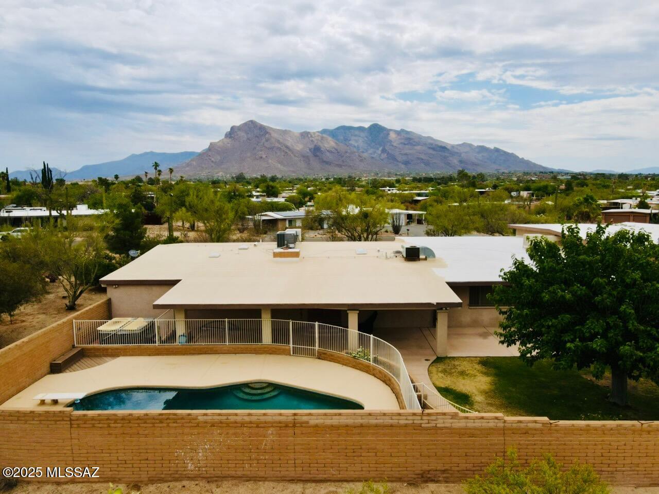 Casas Adobes West (1-220) - Residential