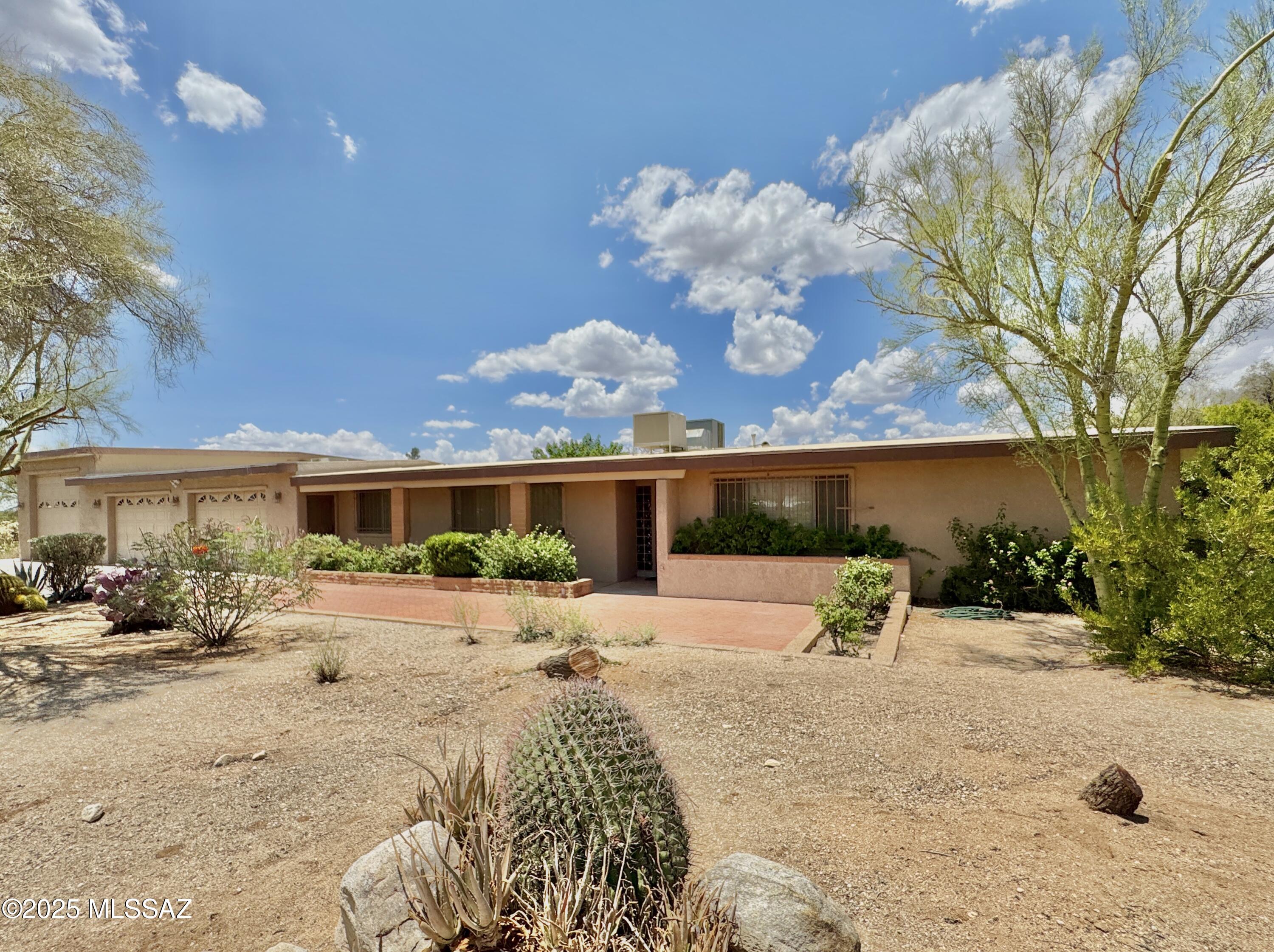 Casas Adobes West (1-220) - Residential
