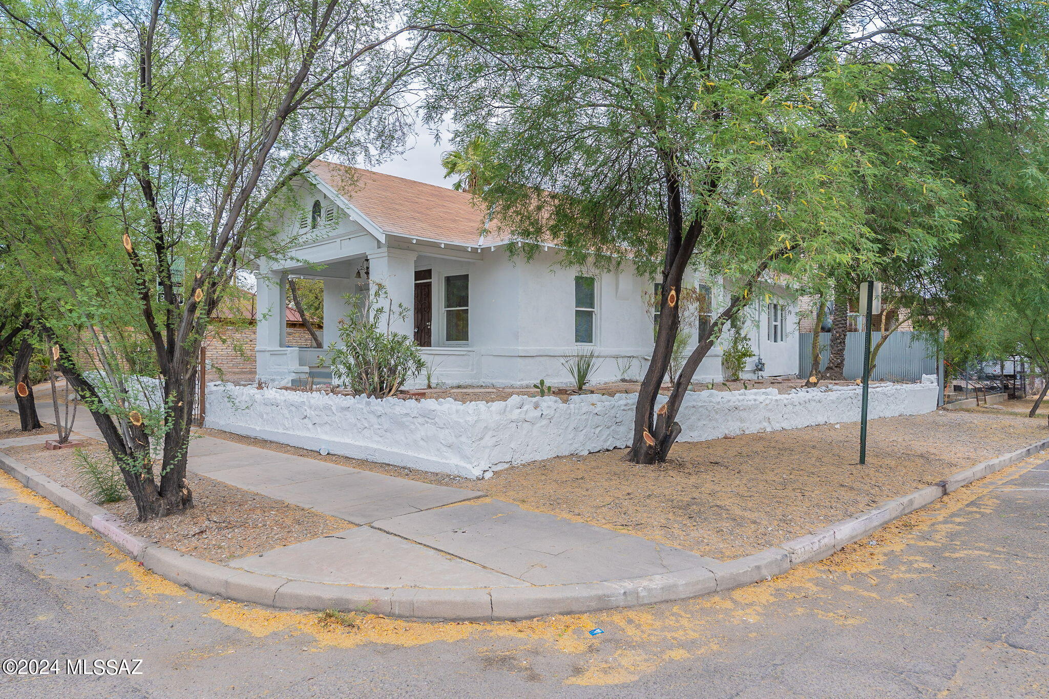104 E 5Th Street