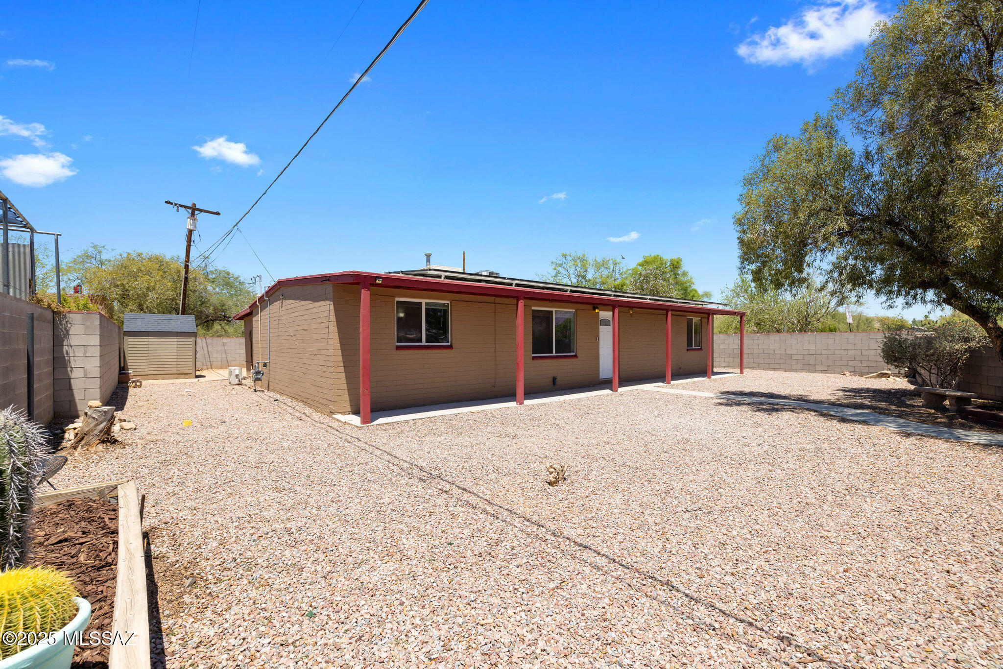4041 N Kim Place