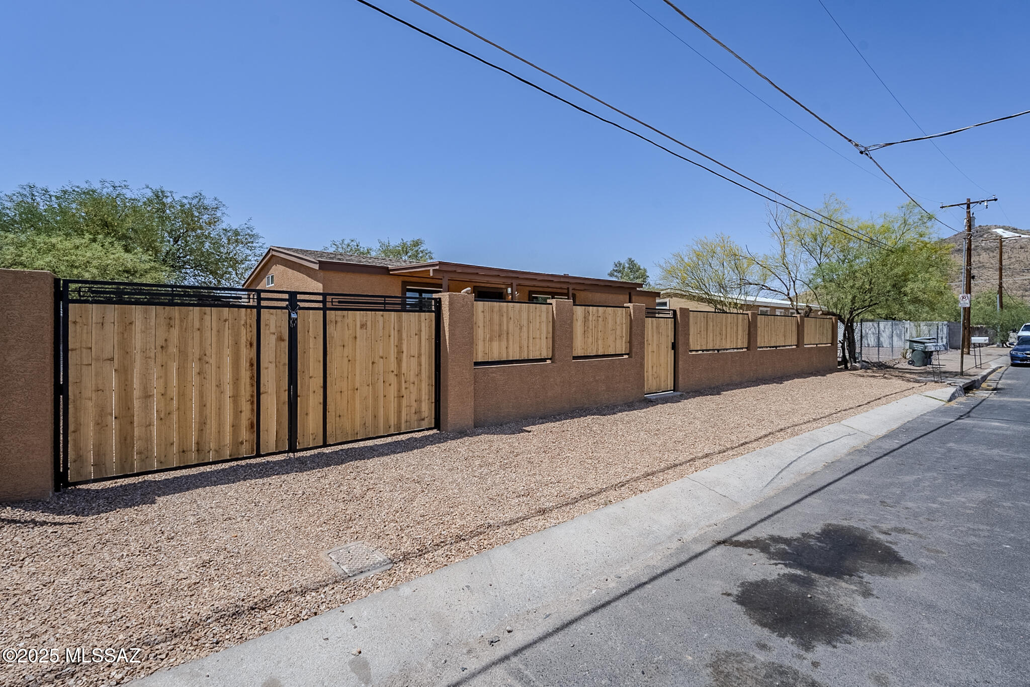 865 W Green Street