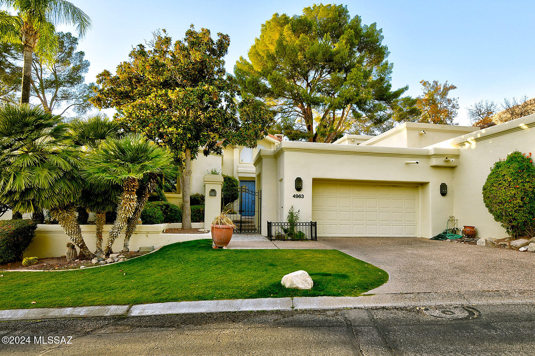 El Diamante Townhomes (1-15) - Residential