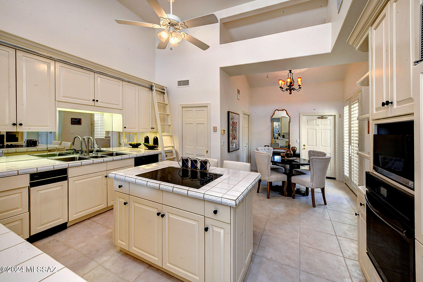 El Diamante Townhomes (1-15) - Residential
