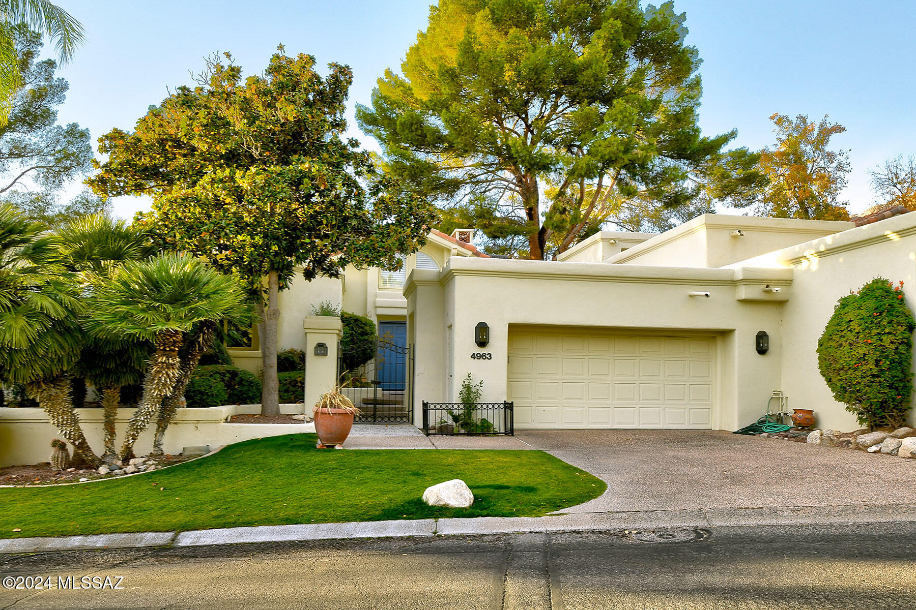 El Diamante Townhomes (1-15) - Residential