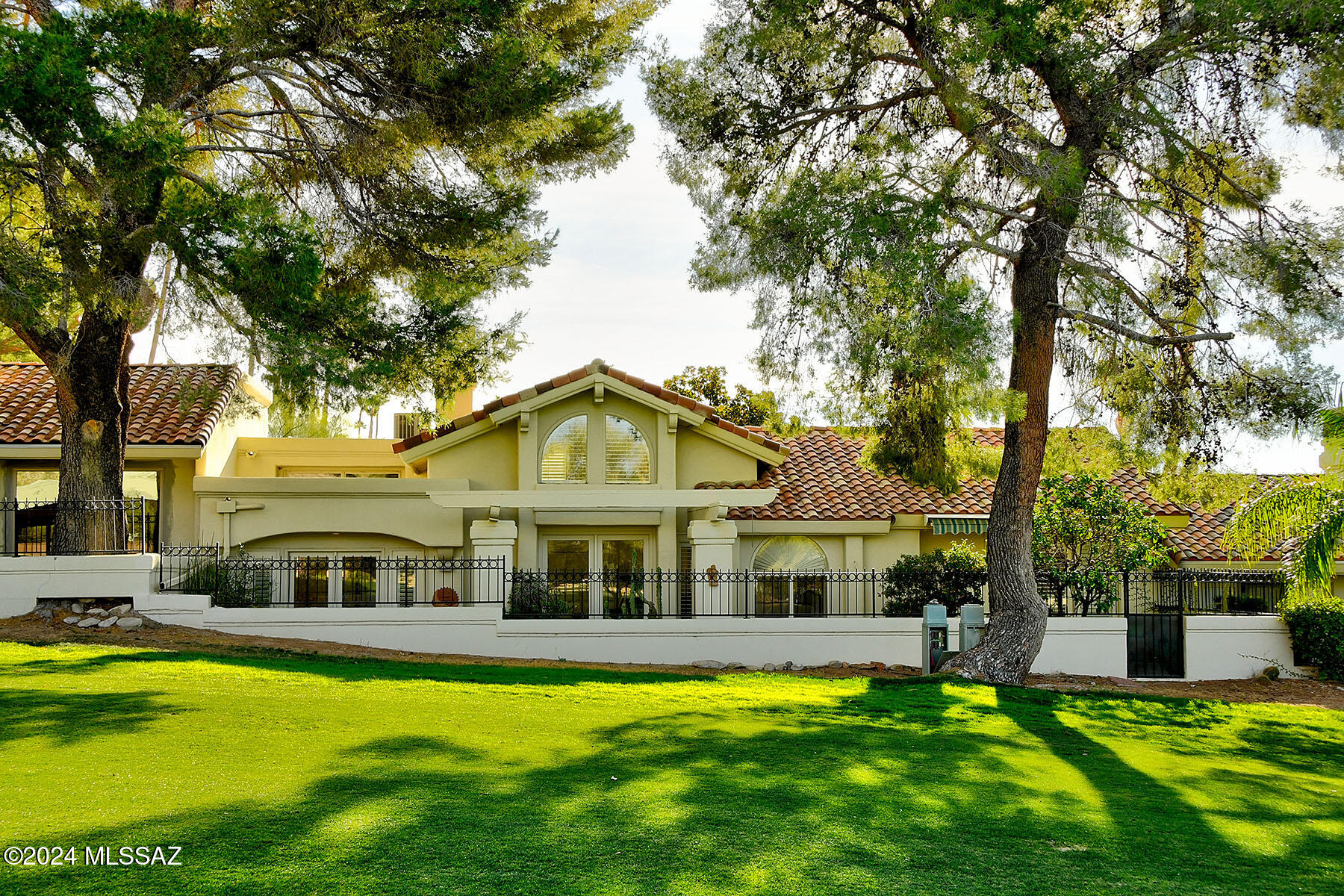 El Diamante Townhomes (1-15) - Residential