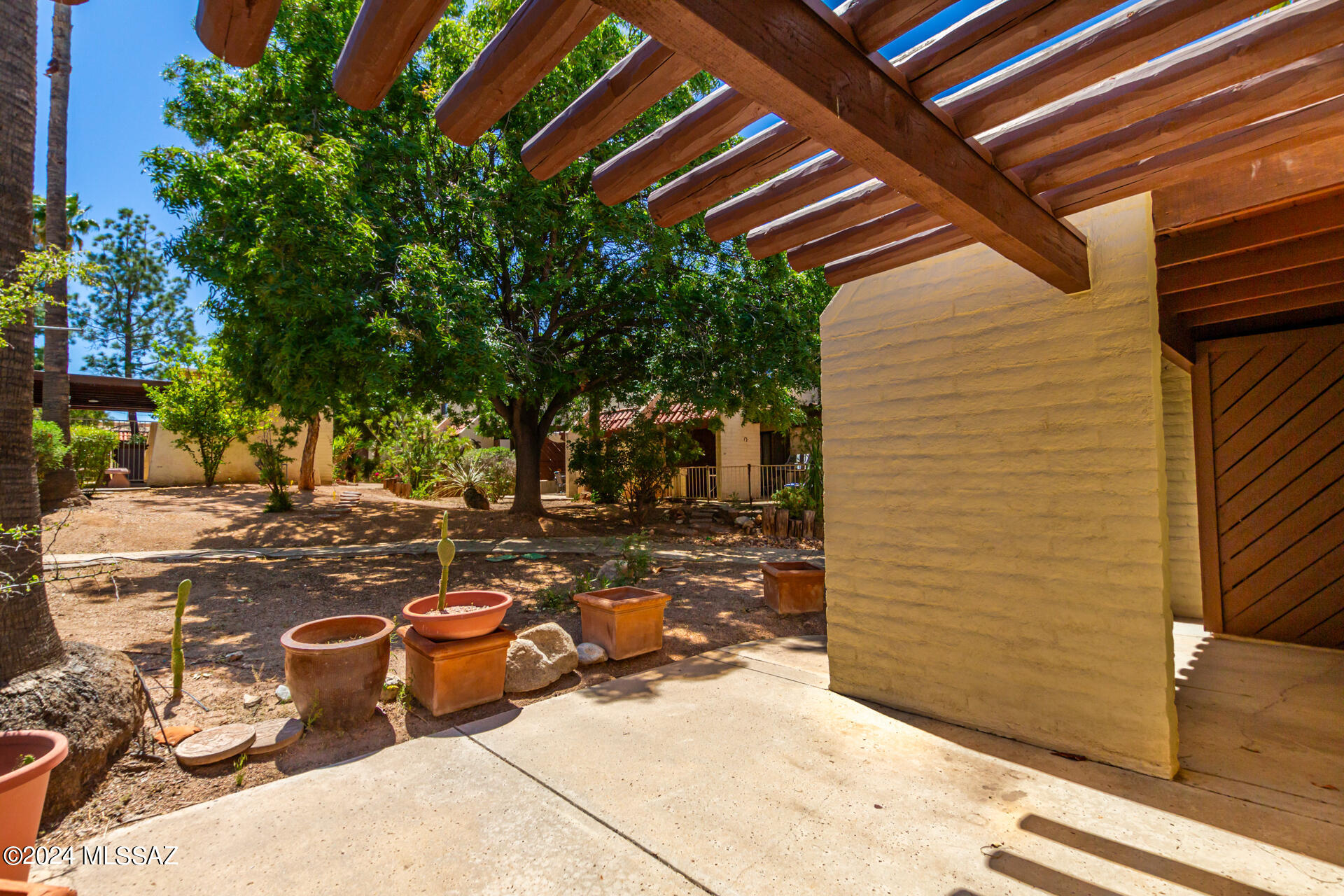 Plaza Mirador (1-28) - Residential