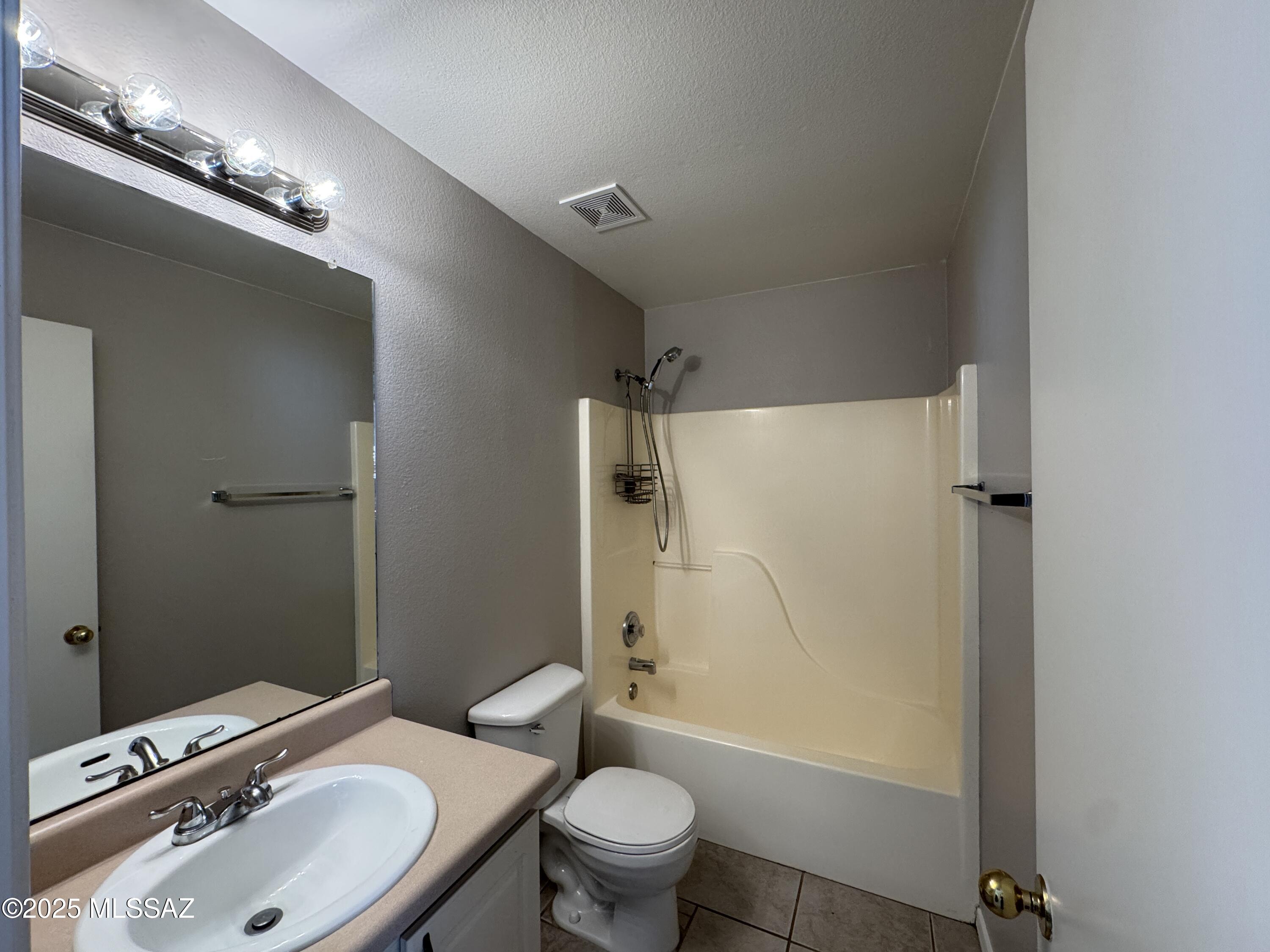 Casa De Kino (1-156) - Residential Lease