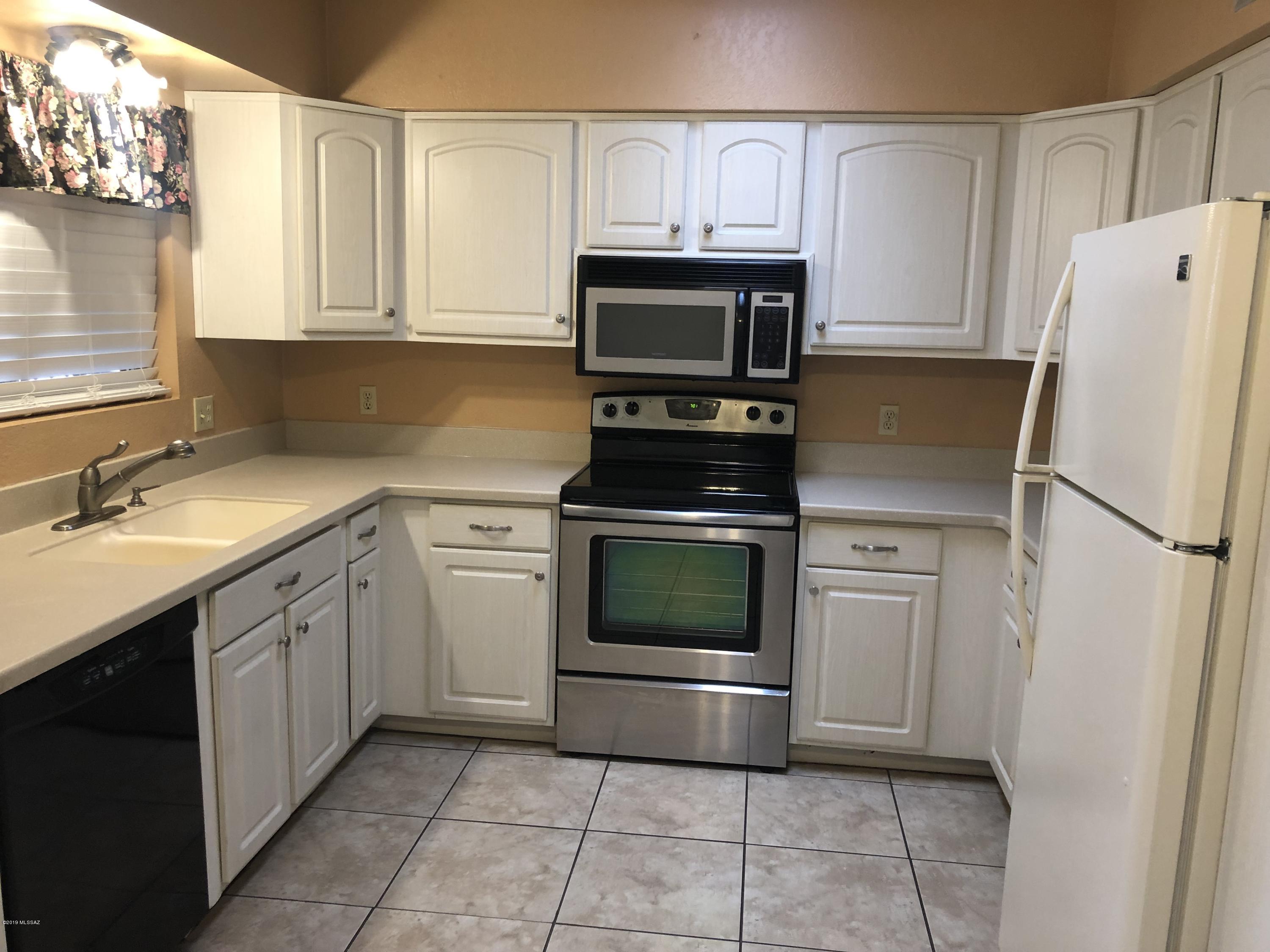 Spanish Meadows Twnhss (1-105) - Residential