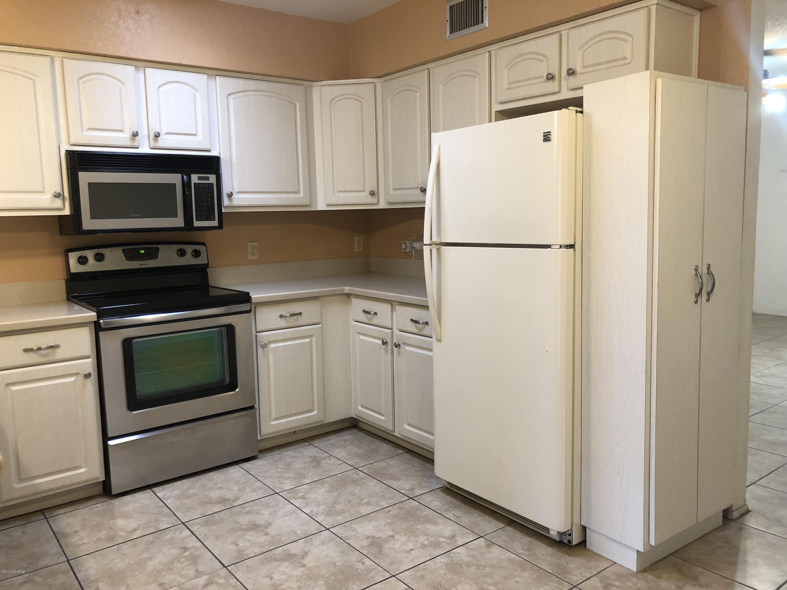 Spanish Meadows Twnhss (1-105) - Residential