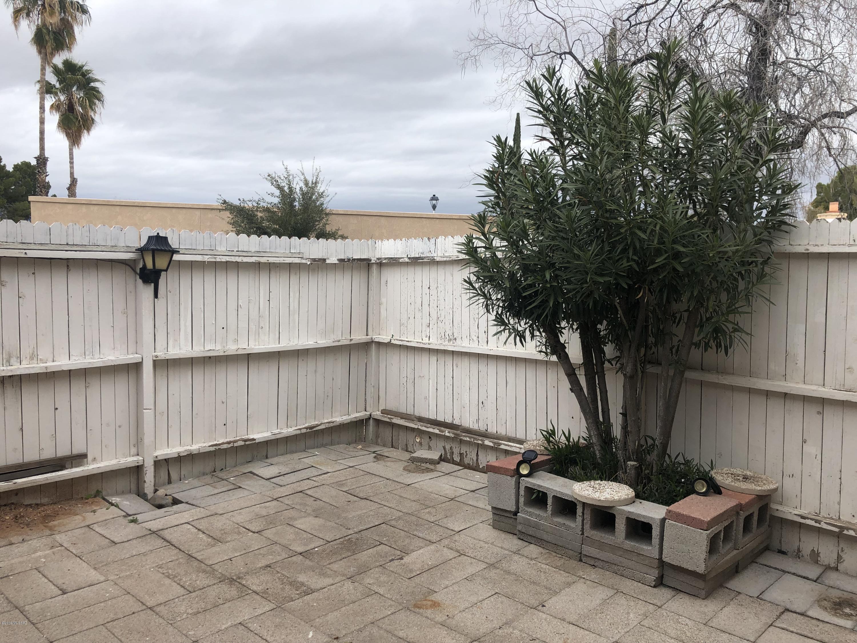 Spanish Meadows Twnhss (1-105) - Residential