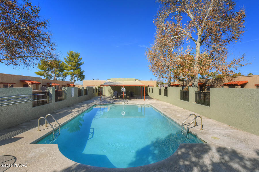 Spanish Meadows Twnhss (1-105) - Residential