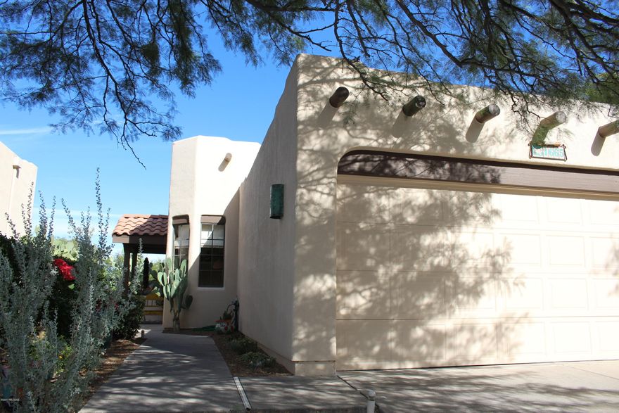 Available January 1, 2018. Charming 2 bed/2 bath home with view, near community pool. Convenient La Reserve gated community.