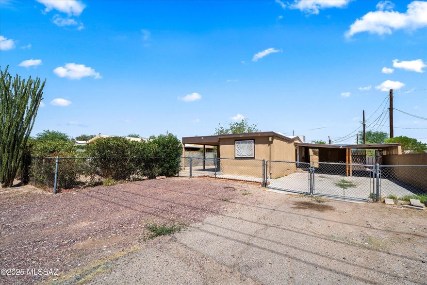 PLEASE READ: ***CASH ONLY. PRE-1974 BUILT MANUFACTURED HOME *** BOTH SIDES ARE TENANT OCCUPIED. Home will only be shown with an accepted offer. Excellent income property or primary home with guest home possibilities. The east side unit offers an open floor plan with split bedrooms, and a large kitchen, and the west unit provides a nicely sized bedroom, full bath and open kitchen and living area.

Each unit has its own laundry and dedicated fenced in area. If desired, the home can also be combined into one residence. Lots of potential, possibility and opportunity! The home has been freshly painted inside and waiting for its new owners.