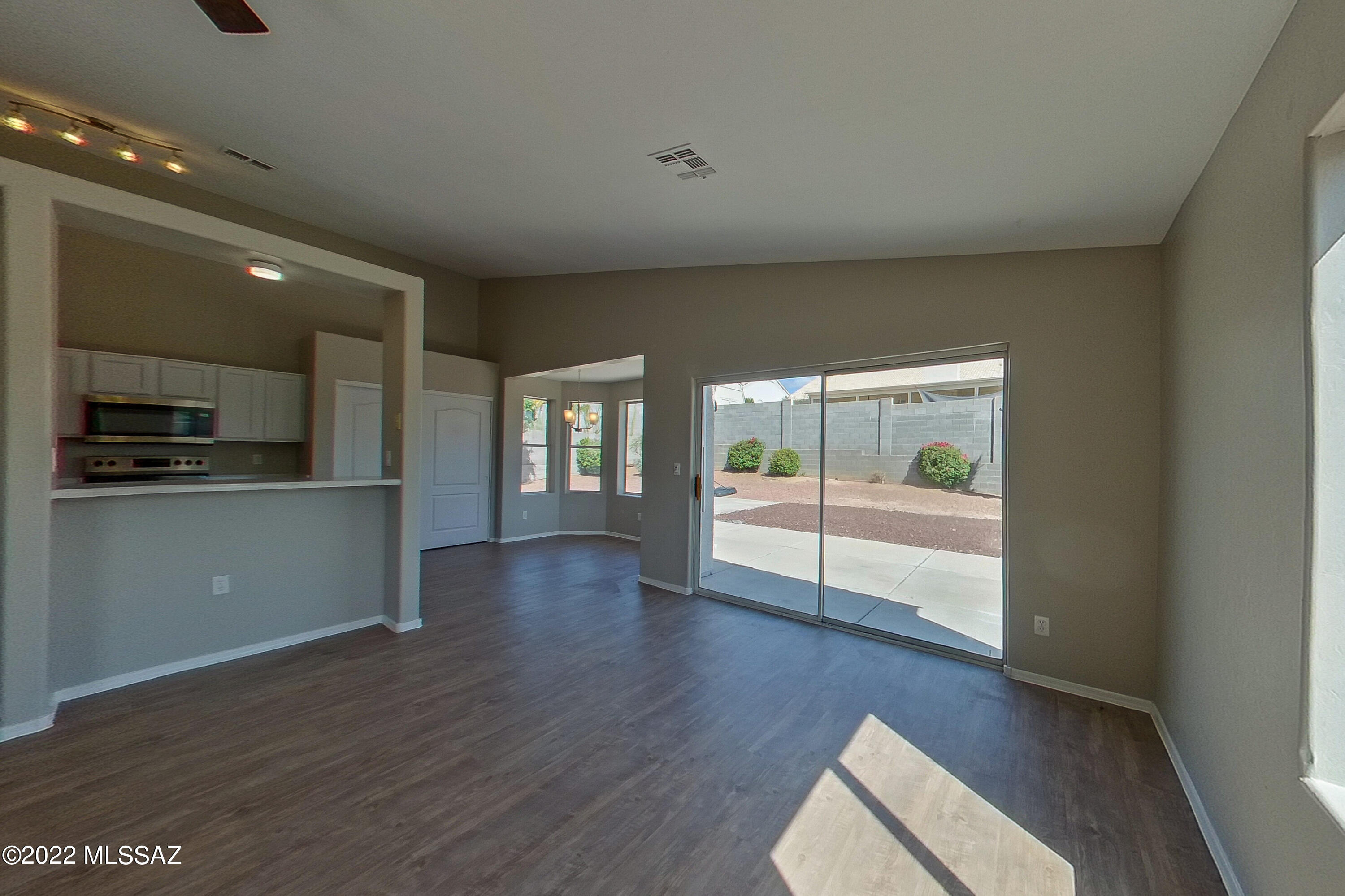 Thornydale Terrace(1-104) - Residential