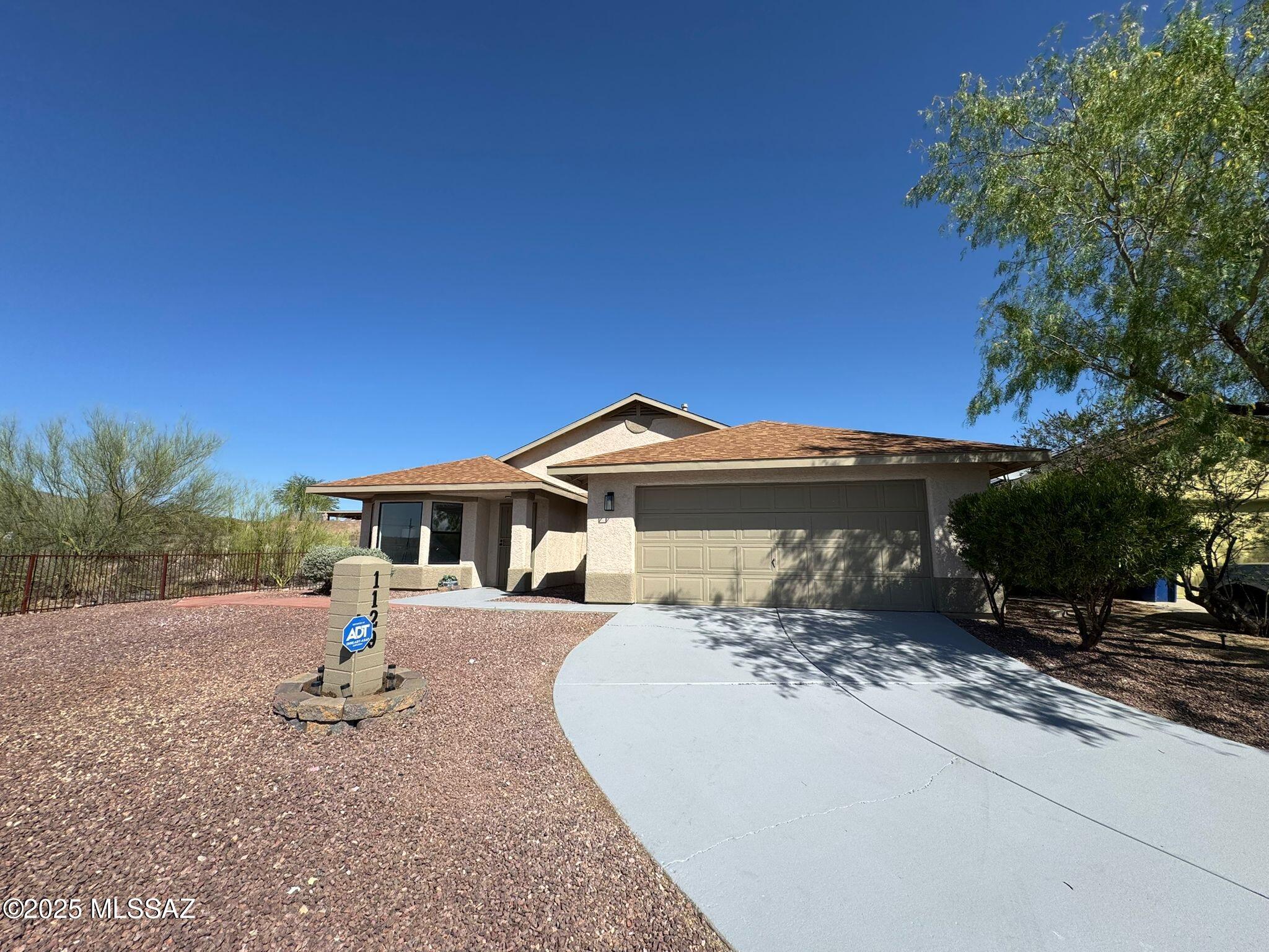 1129 W Amberbrooke Avenue