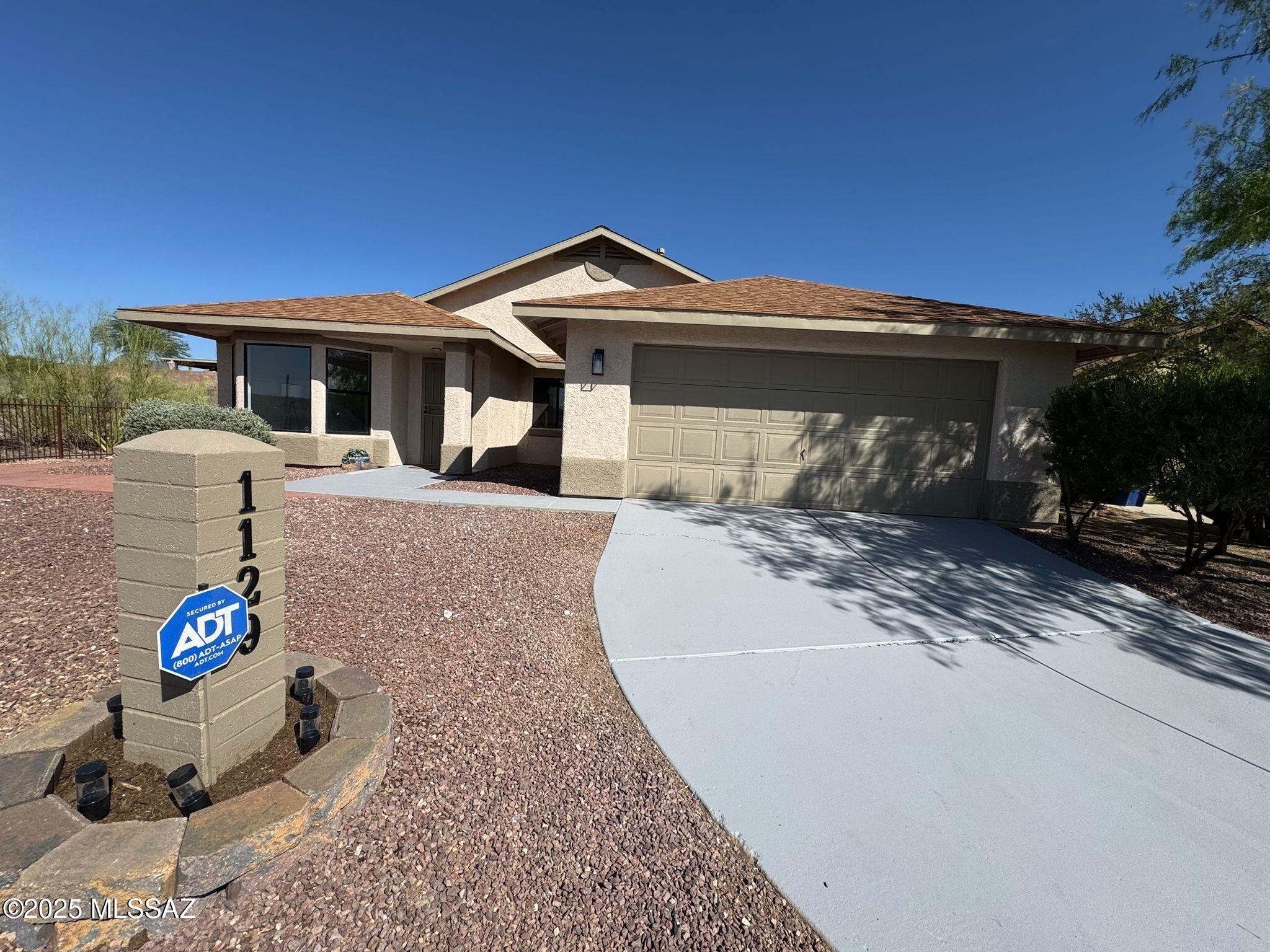 1129 W Amberbrooke Avenue