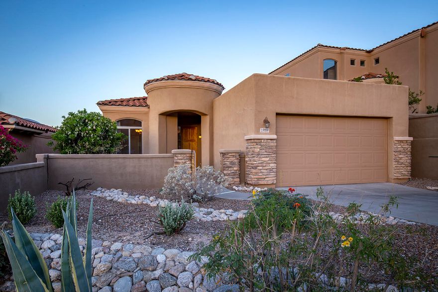 Lovely single-story home at the in the exceedingly popular gated golf community of The Villages of La Paloma. Located at the end of the street, so you can take advantage of and enjoy the great views! Vaulted ceilings and open floor plan make this home open and bright. Custom mosaic title in the entry, 18'' ceramic tile. Gourmet kitchen with granite counters, 42'' upper cabinets, center island and an expanse of cabinets. Cozy breakfast nook and large pantry. Beautiful family room with fireplace looks out to the patio, perfect for enjoying the southwest lifestyle that Tucson offers. Large master suite, w/walk in closet and garden tub. Community pool and spa to enjoy. Popular community so do not delay.
