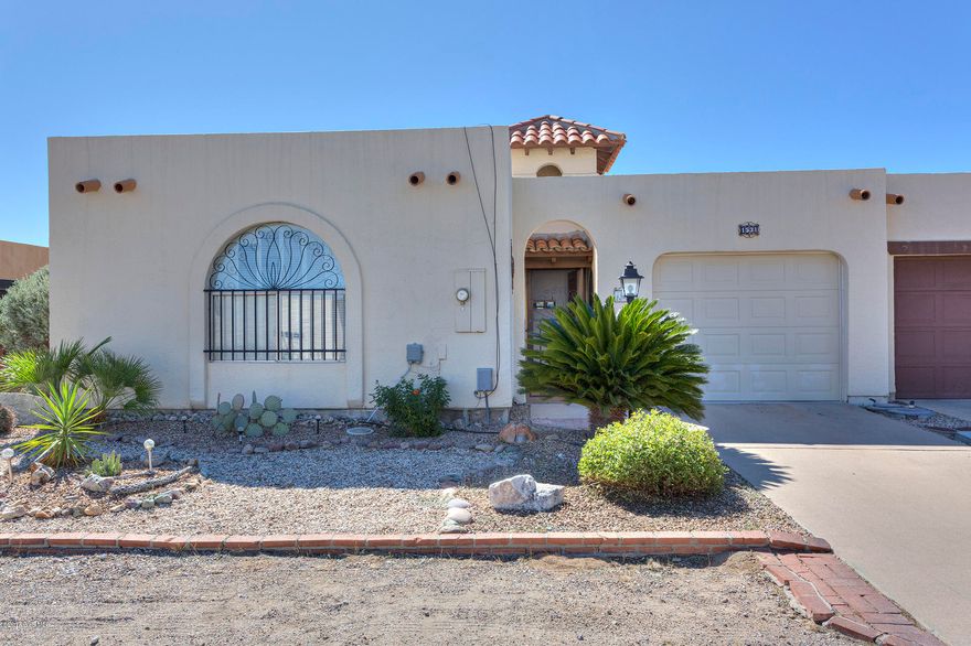 Well-maintained hacienda style townhouse. Fully furnished-all you have to do is bring your clothes and toothbrush-this home is move-in ready. Located near several GVR rec centers and golf courses you will enjoy SW living at it's best. 2 large bedrooms with lots of closet/storage space, freshly painted doors and trim, undated bathroom vanities, roof recoated with 3 year warranty, termite warranty, tile in all the right places, large enclosed AZ room, and extended ramada (recently painted) over back patio are but a few of the amenities that make this home perfect for year-round living or your own winter retreat. Please put this on your ''must see'' list - you will not be disappointed.