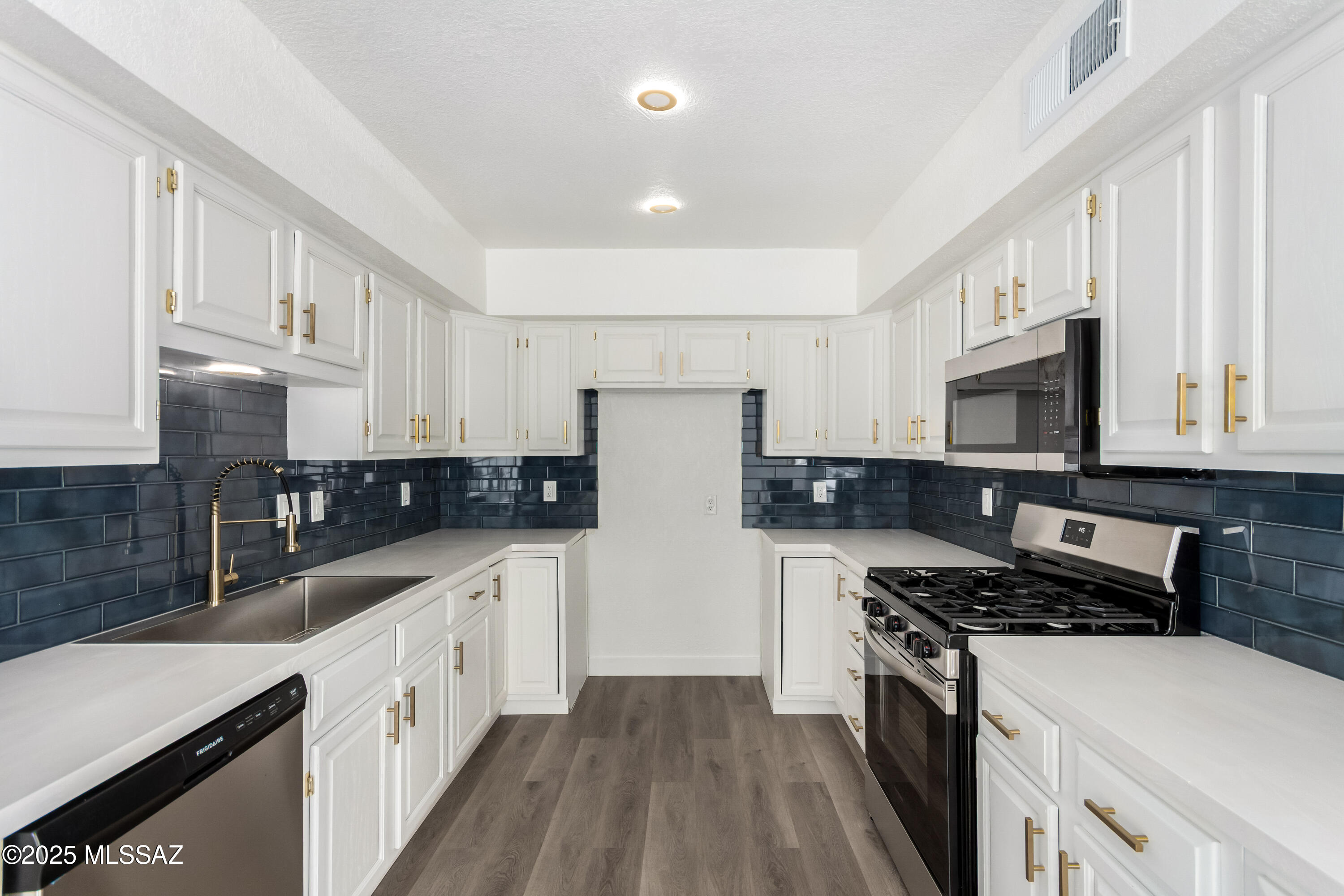 1709 N Rosemary Drive