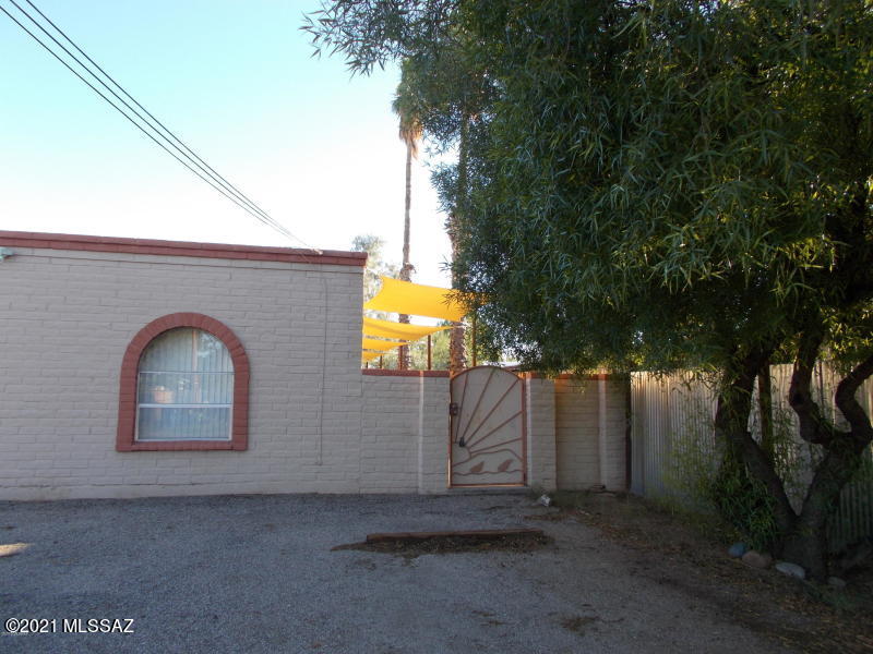 Unsubdivided - Residential Lease