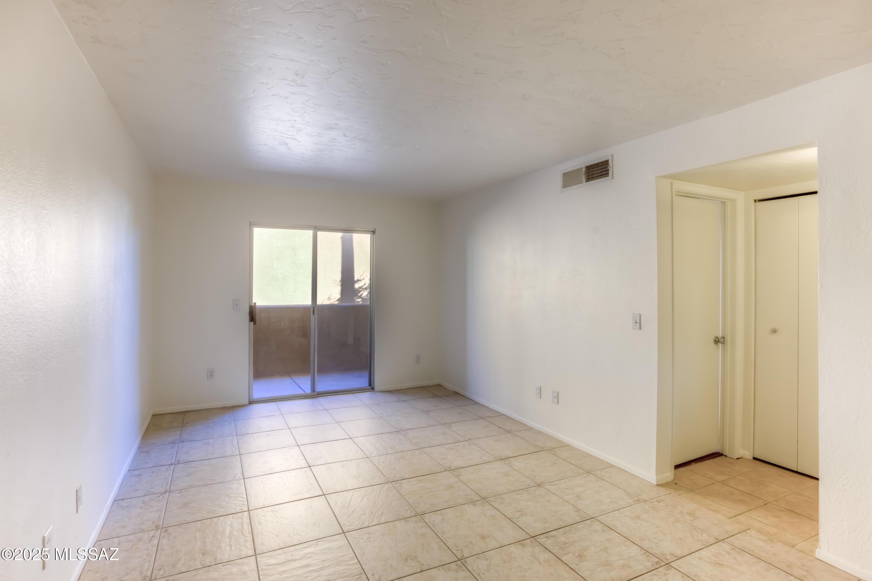 1810 E Blacklidge Drive 717