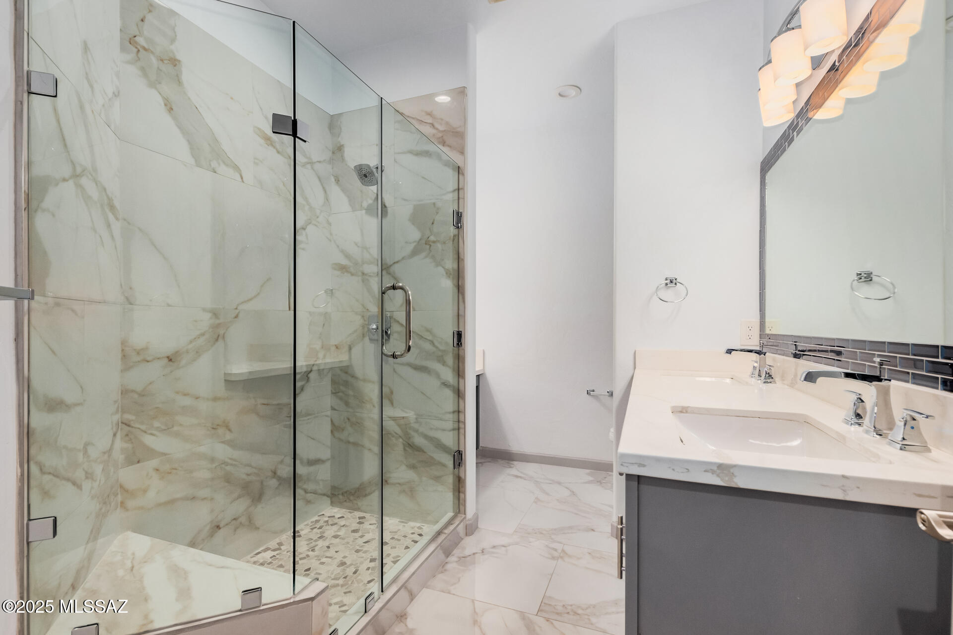 Finisterra (1-210) - Residential
