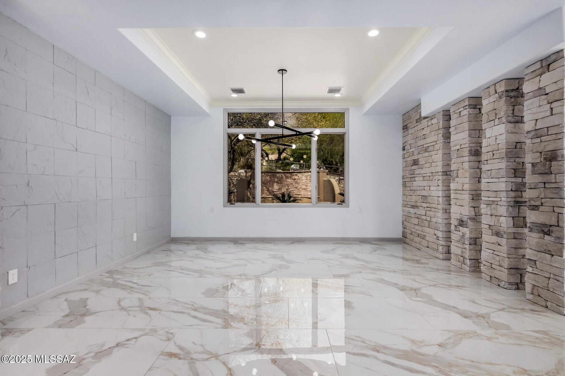 Finisterra (1-210) - Residential