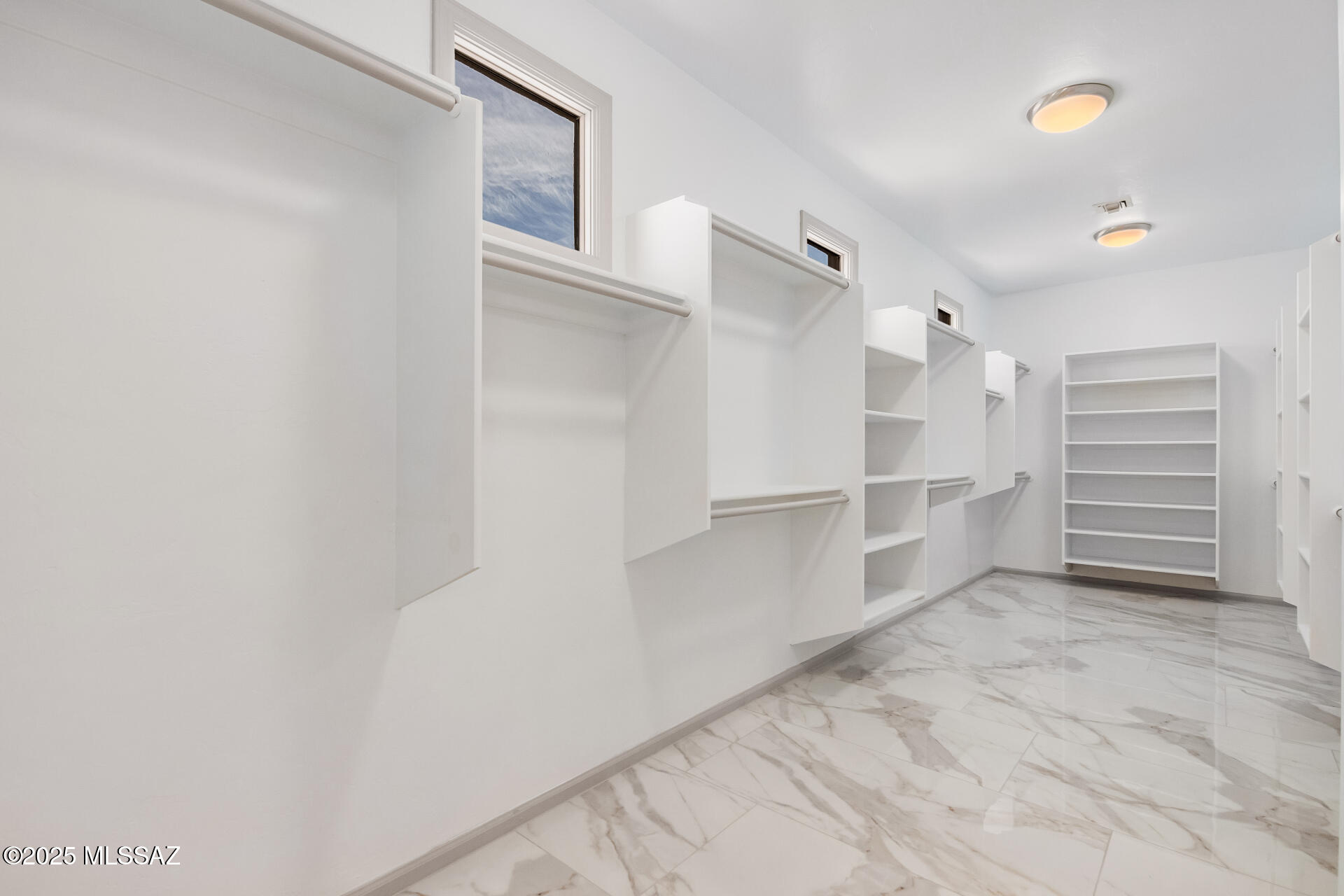 Finisterra (1-210) - Residential