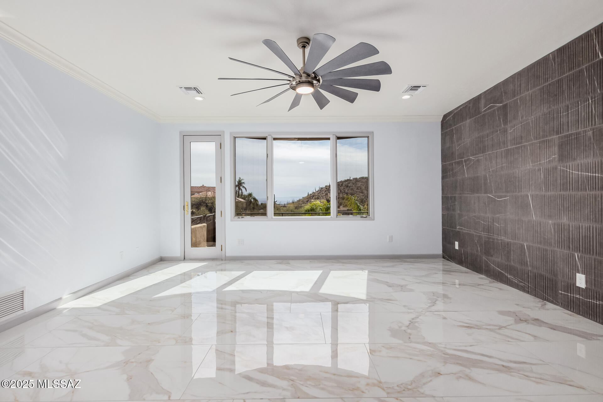 Finisterra (1-210) - Residential