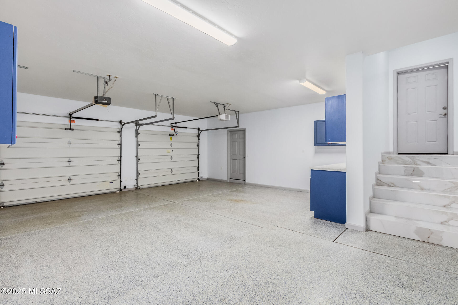 Finisterra (1-210) - Residential