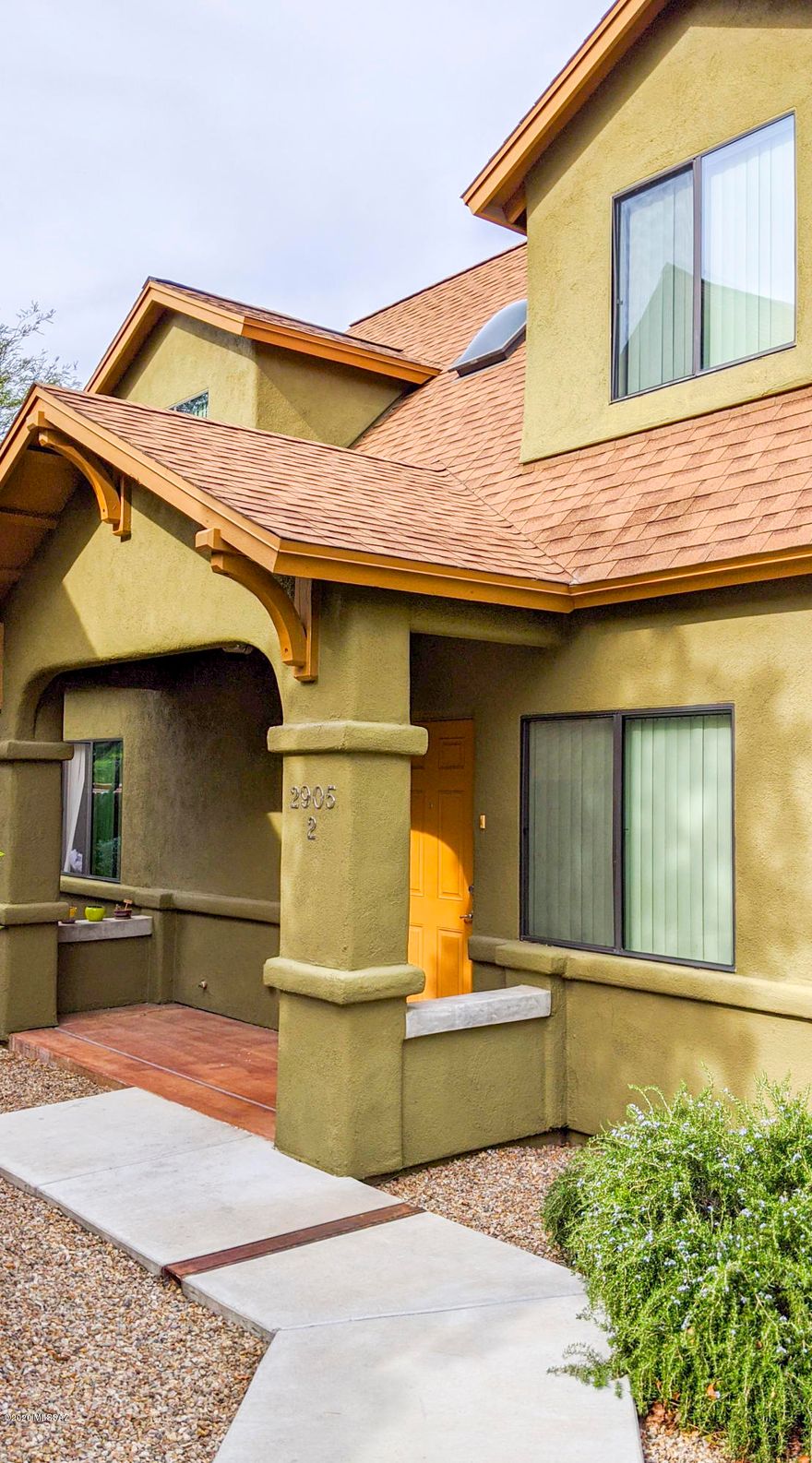 1 Bedrooms Available Now!
Come home to a lifestyle of serenity and convenience home available for the upcoming fall 2020, We are located just 3miles away from the U of A campus, close to fine restaurants, supermarkets and convenience stores. A serene courtyard welcomes you to your spacious, contemporary home of a split-level residence featuring private patios and balconies with mountain views. Each home has a bright and open floor-plan with stained concrete on first floor and carpet on second floor. Your modern kitchen comes fully equipped with maple cabinets, breakfast bar, dining area, and newer appliances and in-unit washer & dryer. Central A/C and ceiling fans in every room. Relax in your own patio, Pets-friendly! Ample on-site parking.