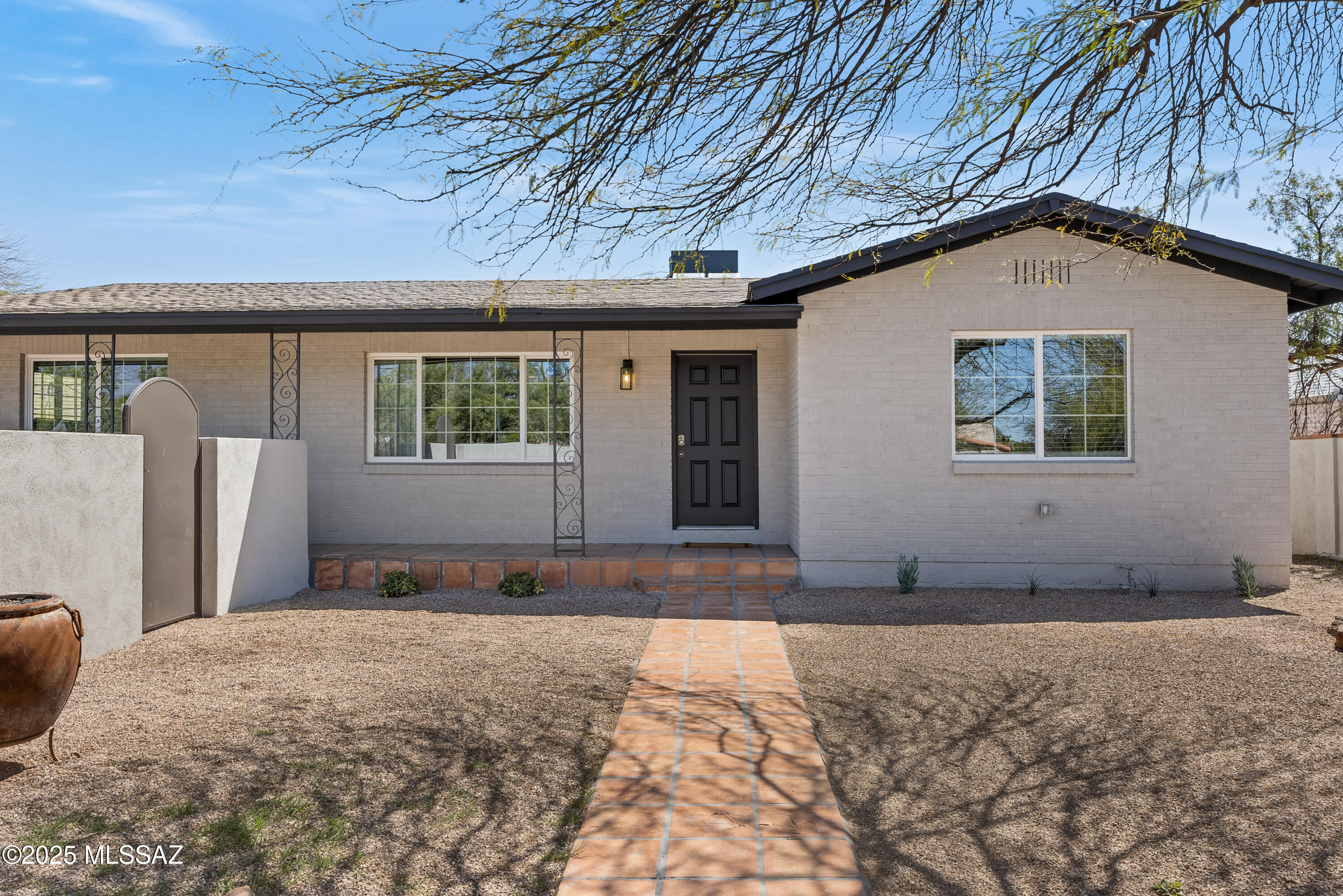2610 E elm Street