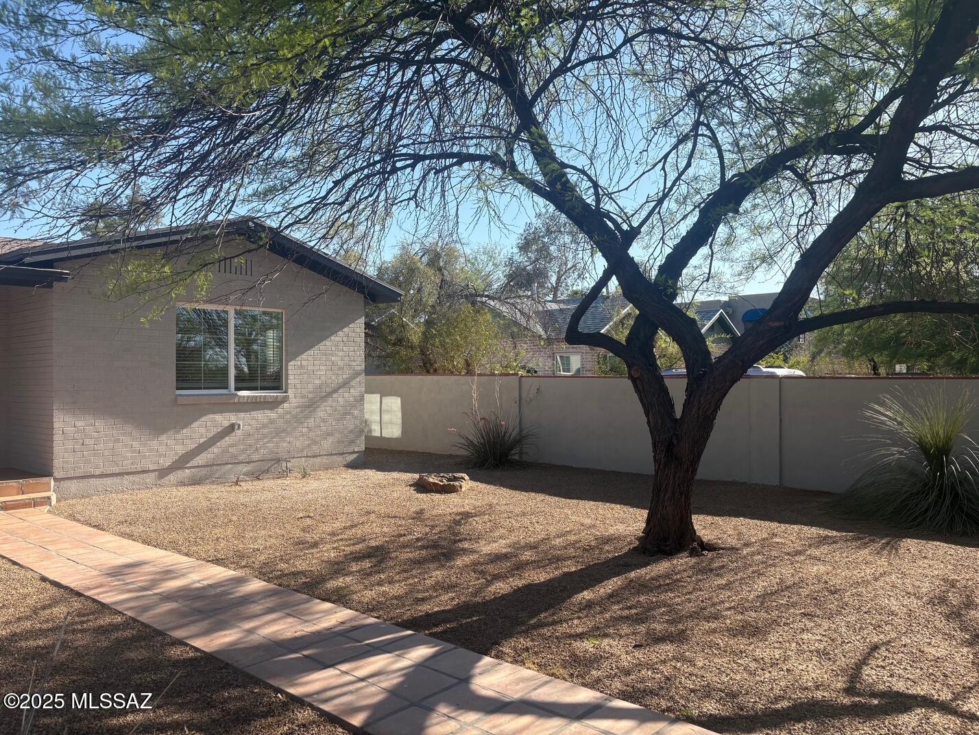 2610 E elm Street