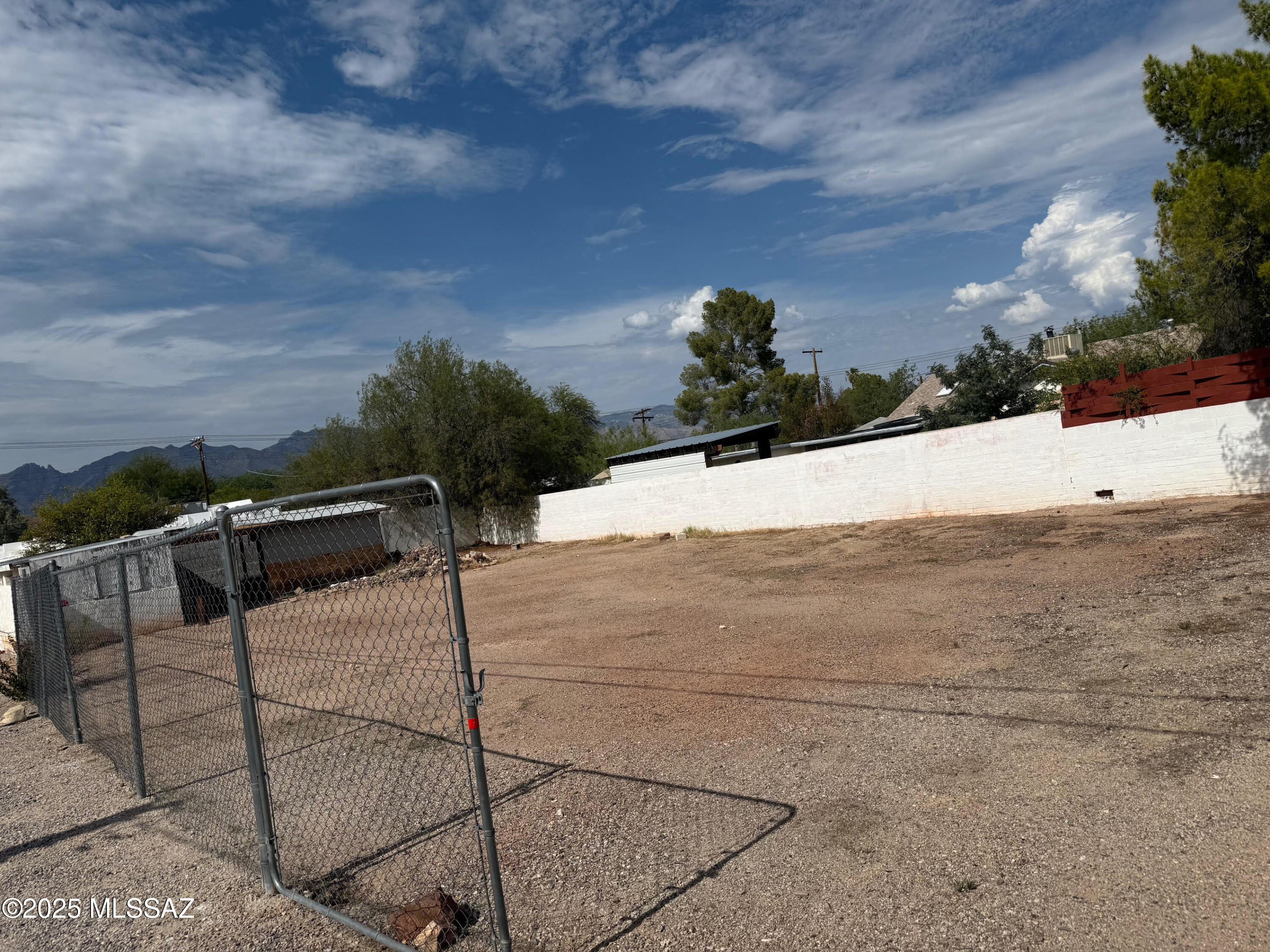 3742 E Fairmount Street