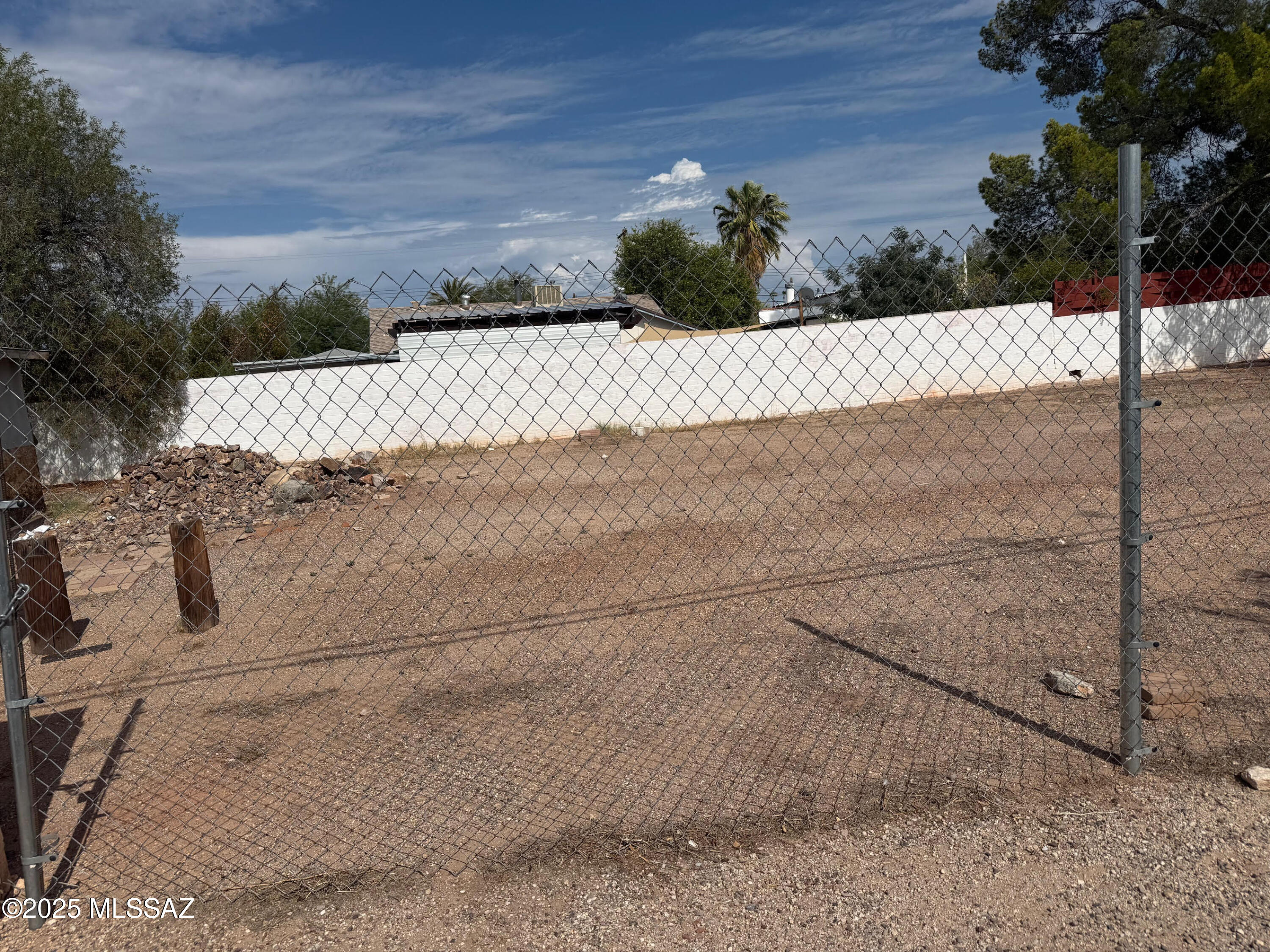 3742 E Fairmount Street