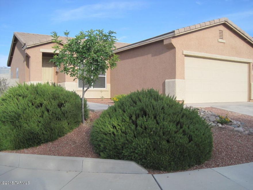 Nice 3 Bedroom Home with Media Room. Large Open Great Room, Split Bedroom Floor Plan. Open Kitchen with Breakfast Area. Rear Patio Area with Mountain Views. Close to Shopping. Pet Free Home.