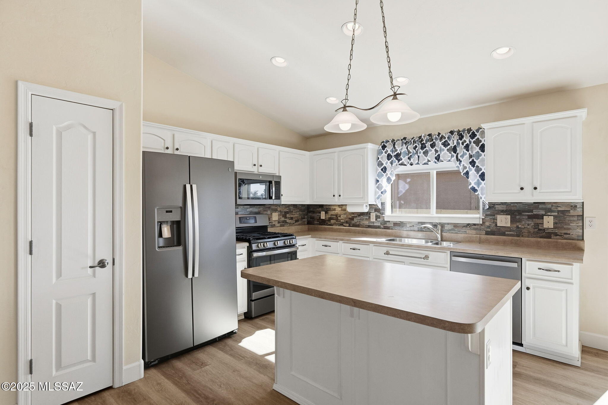 39516 Starship Drive