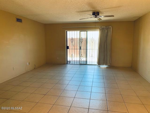Pantano Park Townhouses - Residential