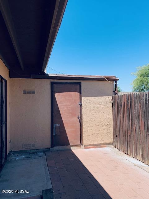 Pantano Park Townhouses - Residential