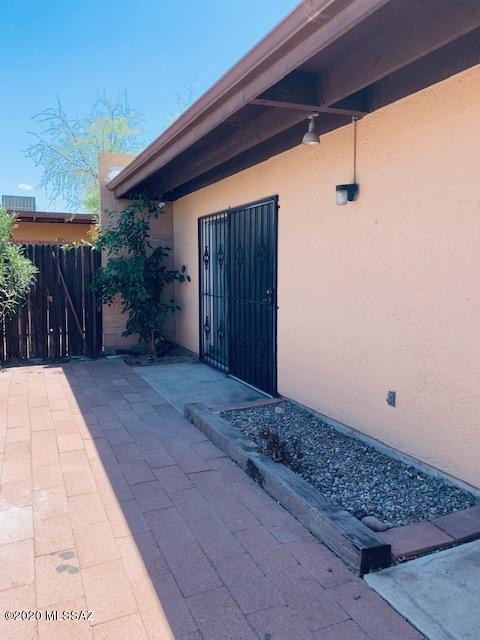 Pantano Park Townhouses - Residential