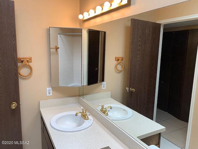 Pantano Park Townhouses - Residential