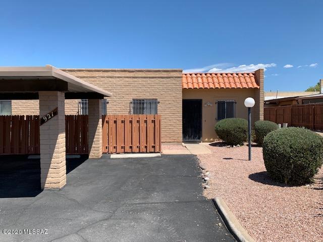 Pantano Park Townhouses - Residential