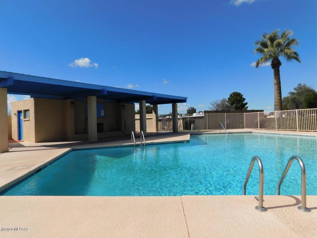 Pantano Park Townhouses - Residential