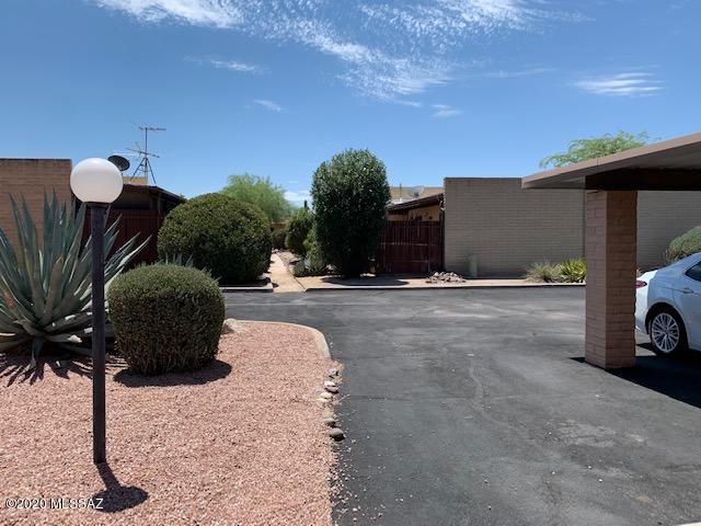 Pantano Park Townhouses - Residential