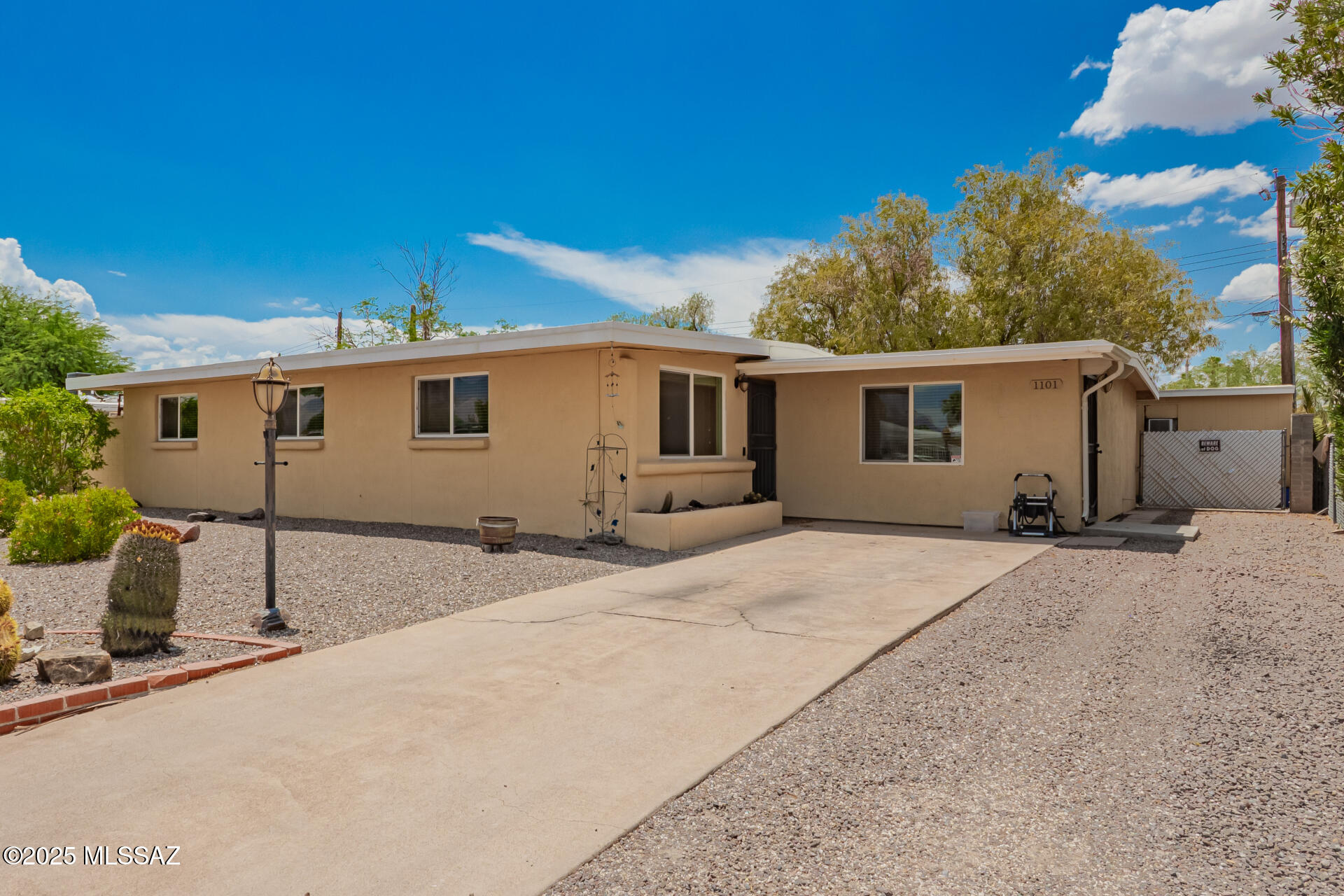 1101 W Navajo Street